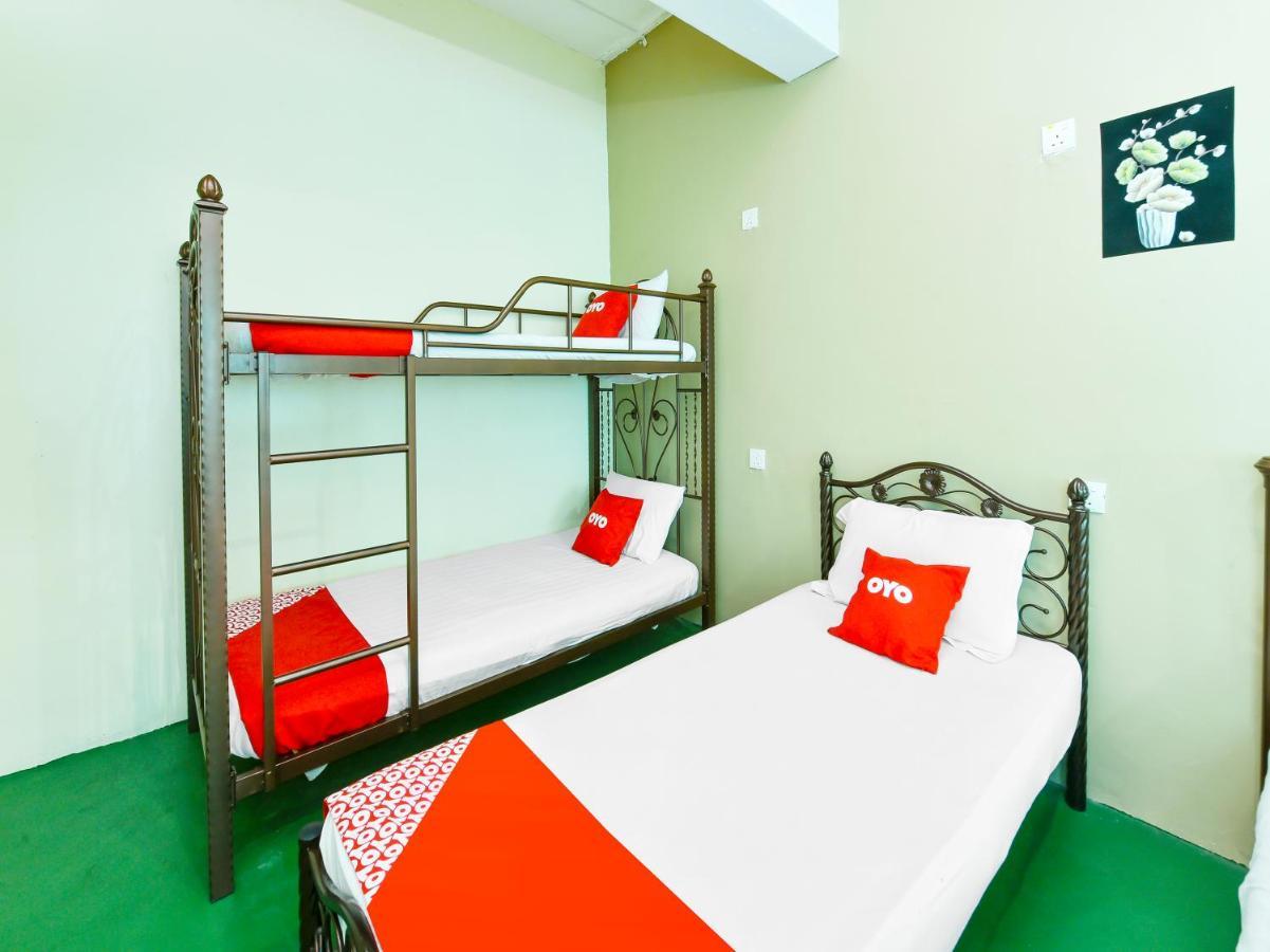 Spot On 90477 Kl2fighter Hotel 2*